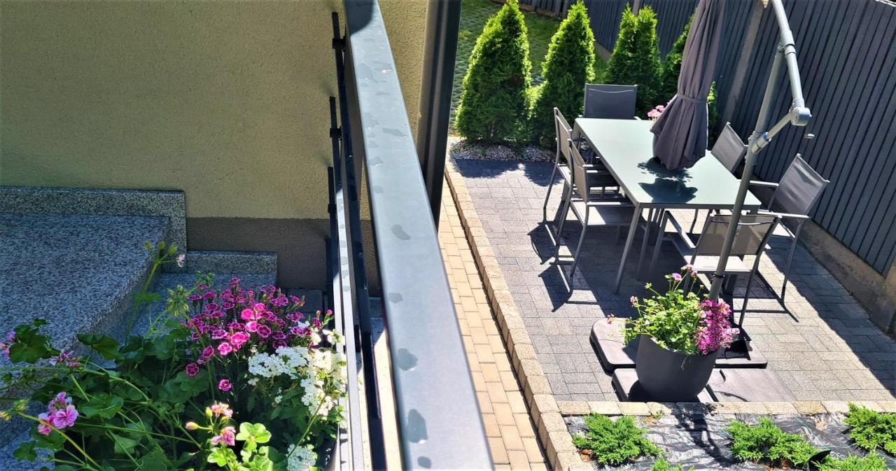Urban Apartments Cosy No 4, Free Private Parking, Self Check-In Chorzow Luaran gambar